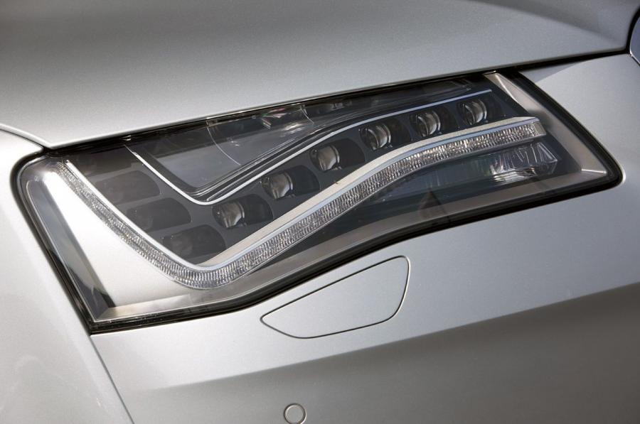 Детали экстерьера Audi A8 Hybrid (D4) 2011 года  (WW) (фото 33 из 67)